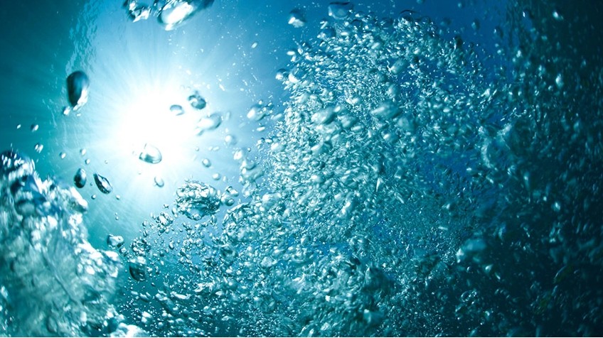 20250929_Economic fears ease, as political worries bubble to the surface.jpg